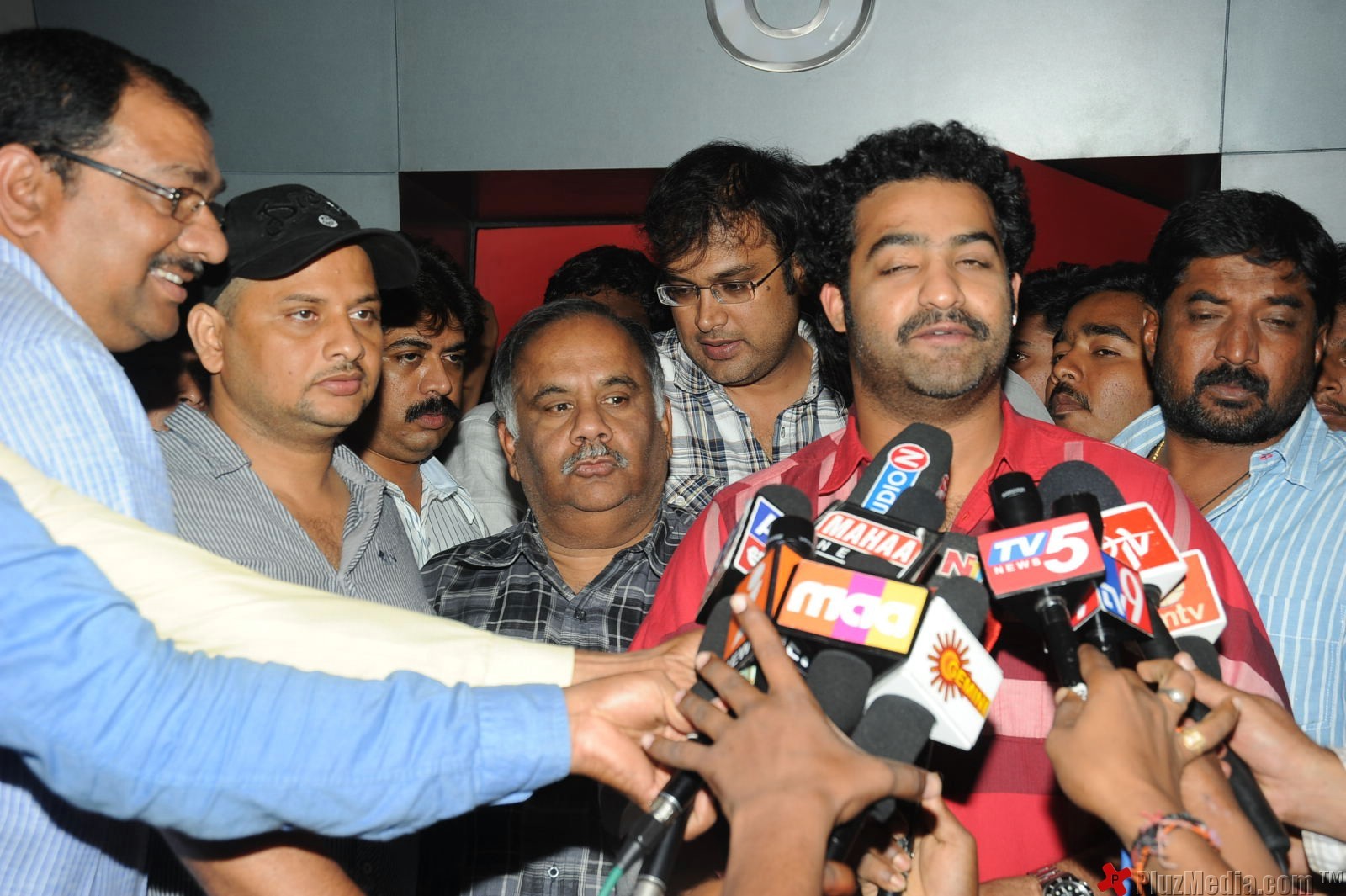 Jr NTR at Oosaravelli Specital Show - Pictures | Picture 96361